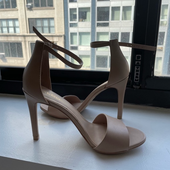 Nude Aldo heels perfect for weddings - Picture 2 of 2